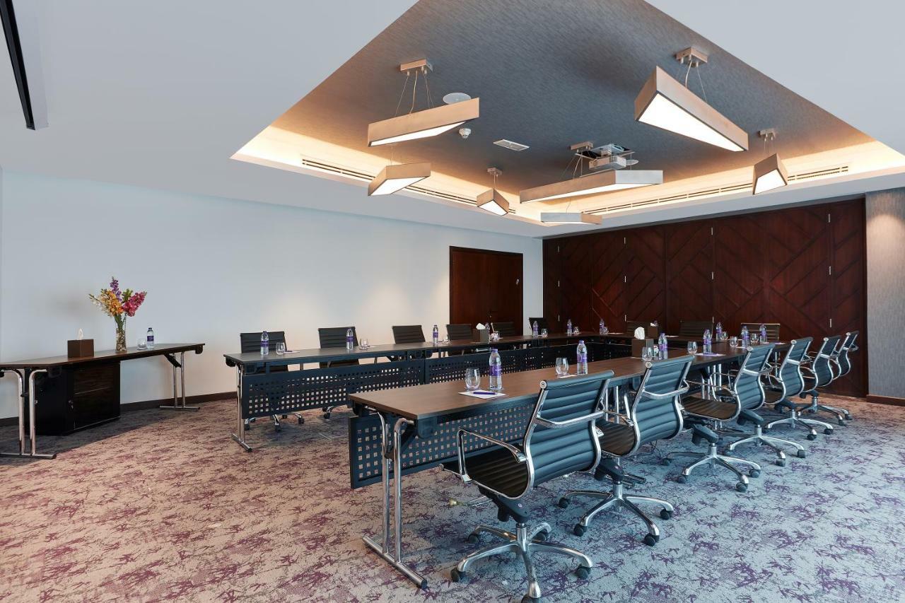 Отель Park Regis Business Bay Дубай Экстерьер фото